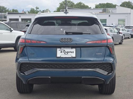 Malpelo Blue Metallic 2026 Audi Q3 TFSI quattro S tronic