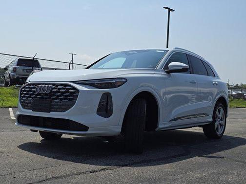2025 Audi Q5 Premium Plus