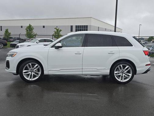 Glacier White Metallic 2025 Audi Q7 55 Premium Plus