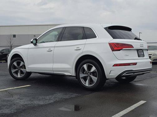 2023 Audi Q5 40 Premium Plus