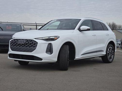 2025 Audi Q5 Premium TFSI quattro S tronic