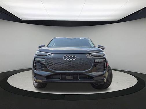 2025 Audi Q6 e-tron Premium Plus quattro