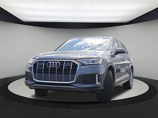 2022 Audi Q7 45 Premium Plus