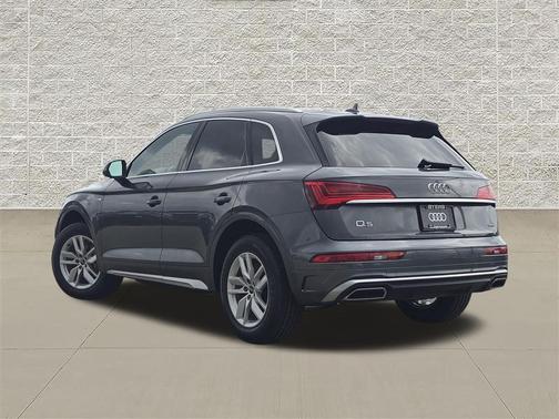 Daytona Gray Pearl Effect 2023 Audi Q5 45 S line Premium