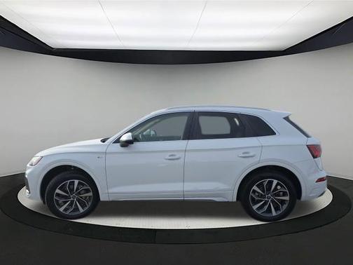 2022 Audi Q5 45 S line Premium Plus
