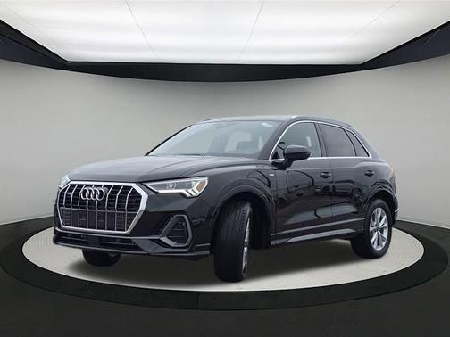2025 Audi Q3 Premium 45 TFSI S line quattro Tiptronic