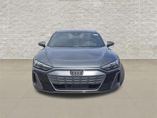 Daytona Gray Pearl Effect 2025 Audi S e-tron GT Premium Plus