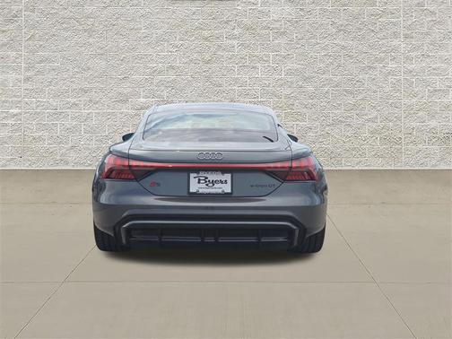 Daytona Gray Pearl Effect 2025 Audi S e-tron GT Premium Plus