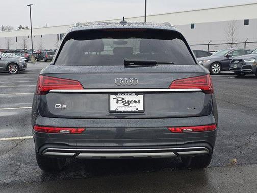 2023 Audi Q5 40 Premium Plus