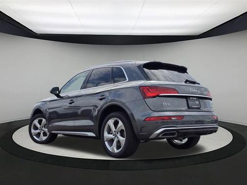 2022 Audi Q5 45 S line Prestige