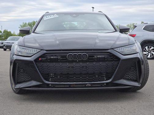 Sebring Black Crystal Effect 2024 Audi RS 6 Avant 4.0T