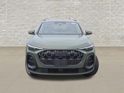 District Green Metallic 2026 Audi Q5 Premium Plus TFSI quattro S tronic