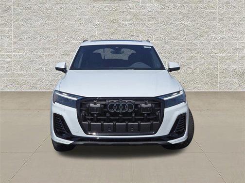 Glacier White Metallic 2026 Audi Q7 55 Premium Plus