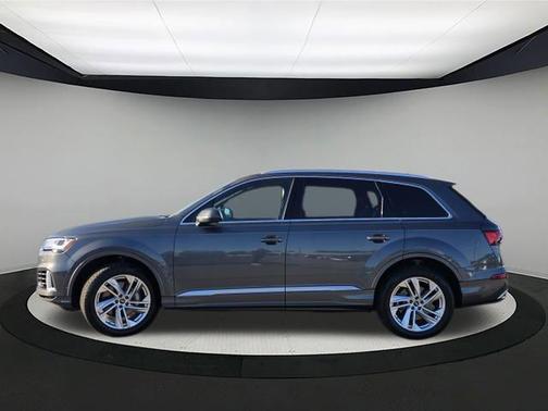 2022 Audi Q7 55 Premium Plus