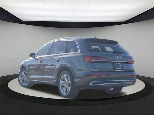 2022 Audi Q7 55 Premium Plus