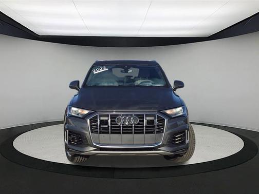 2022 Audi Q7 55 Premium Plus