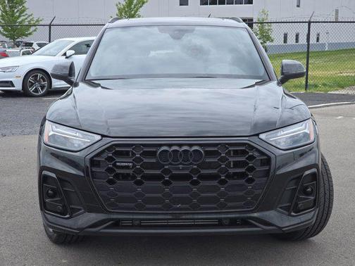 Mythos Black Metallic 2023 Audi Q5 55 S line Premium Plus