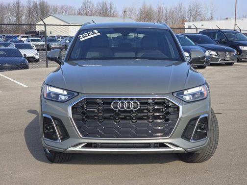 2023 Audi Q5 45 S line Premium