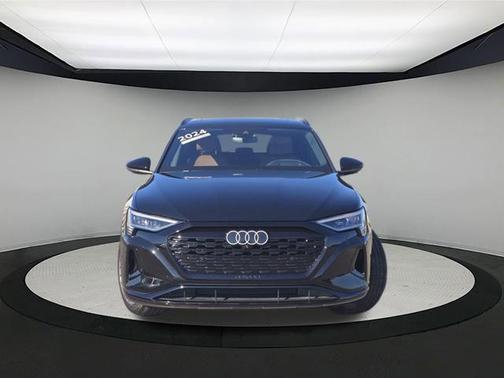 2024 Audi Q8 e-tron Prestige
