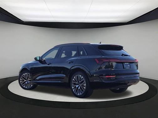 2024 Audi Q8 e-tron Prestige