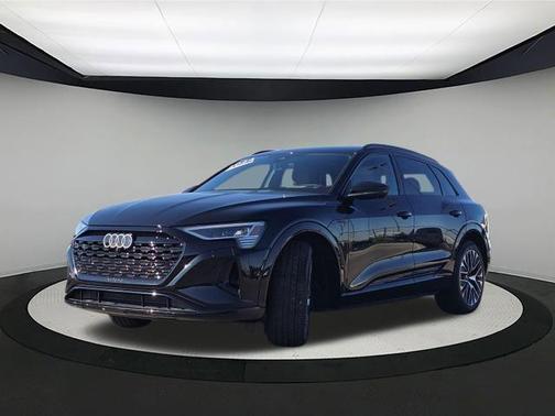 2024 Audi Q8 e-tron Prestige