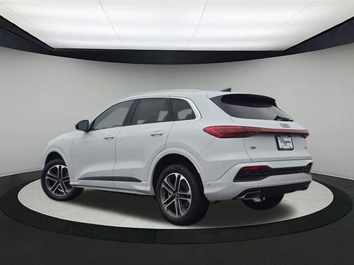 2025 Audi Q5 Premium TFSI quattro S tronic