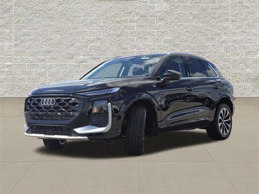 Mythos Black Metallic 2026 Audi Q3 TFSI quattro S tronic