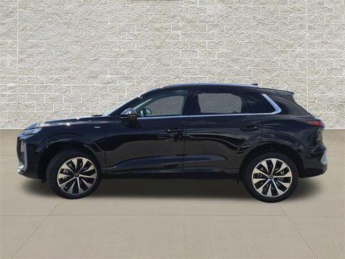 Mythos Black Metallic 2026 Audi Q3 TFSI quattro S tronic