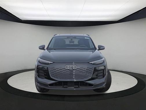 2025 Audi Q6 e-tron Premium Plus quattro