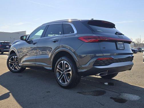 2025 Audi Q5 Premium TFSI quattro S tronic