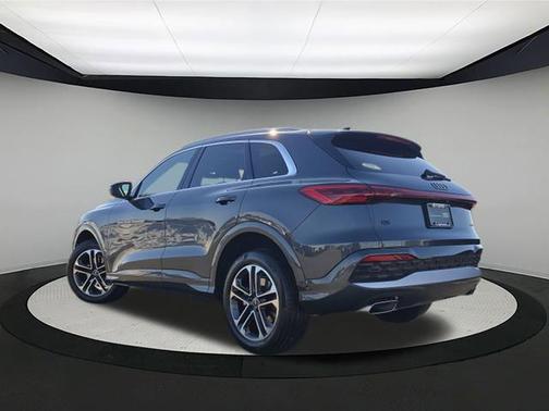 2025 Audi Q5 Premium TFSI quattro S tronic