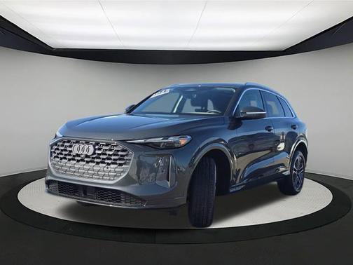 2025 Audi Q5 Premium TFSI quattro S tronic