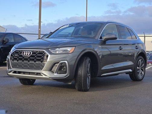 2022 Audi Q5 45 S line Premium Plus