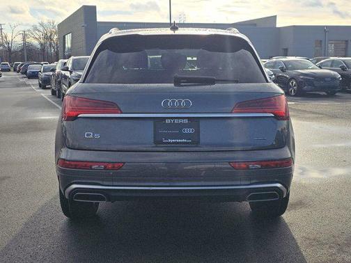 2022 Audi Q5 45 S line Premium Plus
