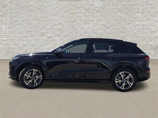 Mythos Black Metallic 2027 Audi Q6 e-tron Premium Plus