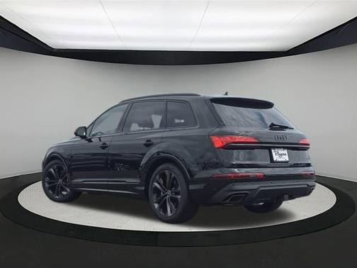 2025 Audi Q7 55 Prestige