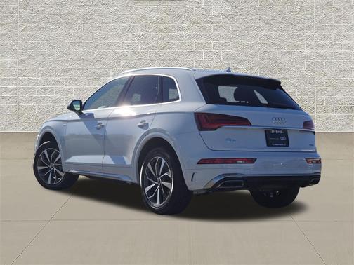 Glacier White Metallic 2023 Audi Q5 45 S line Premium