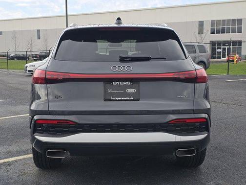 Tambora Gray Metallic 2025 Audi Q5 Premium TFSI quattro S tronic