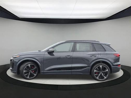 2025 Audi SQ6 e-tron Prestige quattro