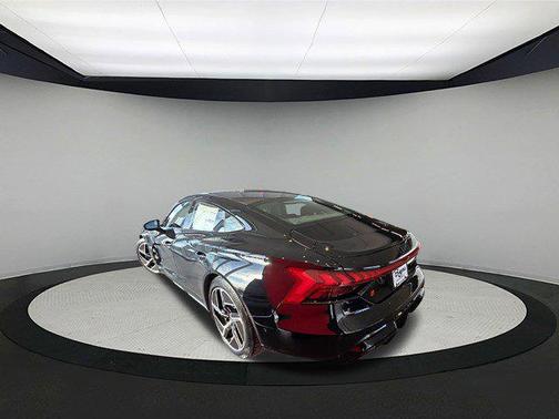 2025 Audi RS e-tron GT performance