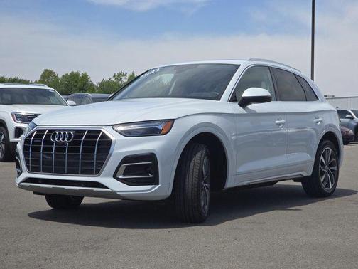 Glacier White Metallic 2021 Audi Q5 45 Premium Plus