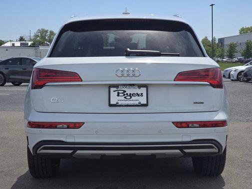 Glacier White Metallic 2021 Audi Q5 45 Premium Plus