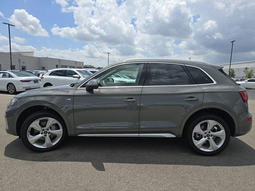 2024 Audi Q5 45 S line Premium Plus