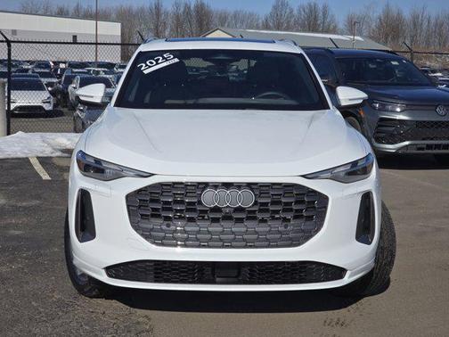 2025 Audi Q5 Premium TFSI quattro S tronic