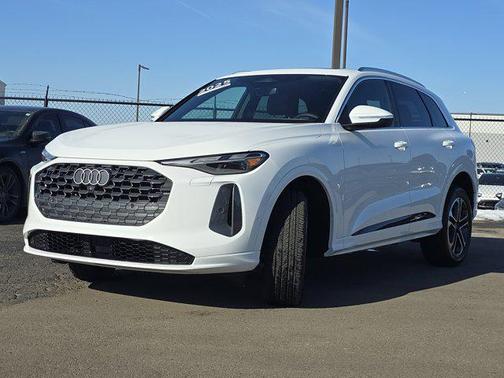 2025 Audi Q5 Premium TFSI quattro S tronic