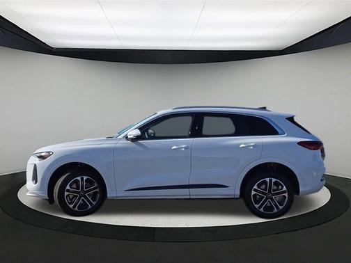 2025 Audi Q5 Premium TFSI quattro S tronic