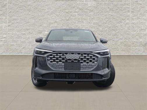 Tambora Gray Metallic 2026 Audi Q5 Premium TFSI quattro S tronic