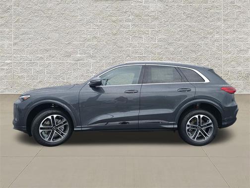 Tambora Gray Metallic 2026 Audi Q5 Premium TFSI quattro S tronic