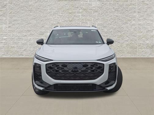 Glacier White Metallic 2026 Audi Q3 TFSI quattro S tronic