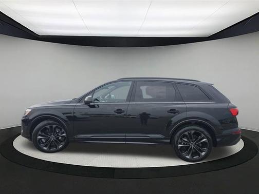 2025 Audi Q7 55 Prestige